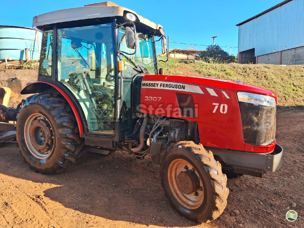 TRATOR MASSEY FERGUSON MF 3307 Tração 4x4 Stéfani - Massey Ferguson RIBEIRAO PRETO SÃO PAULO SP