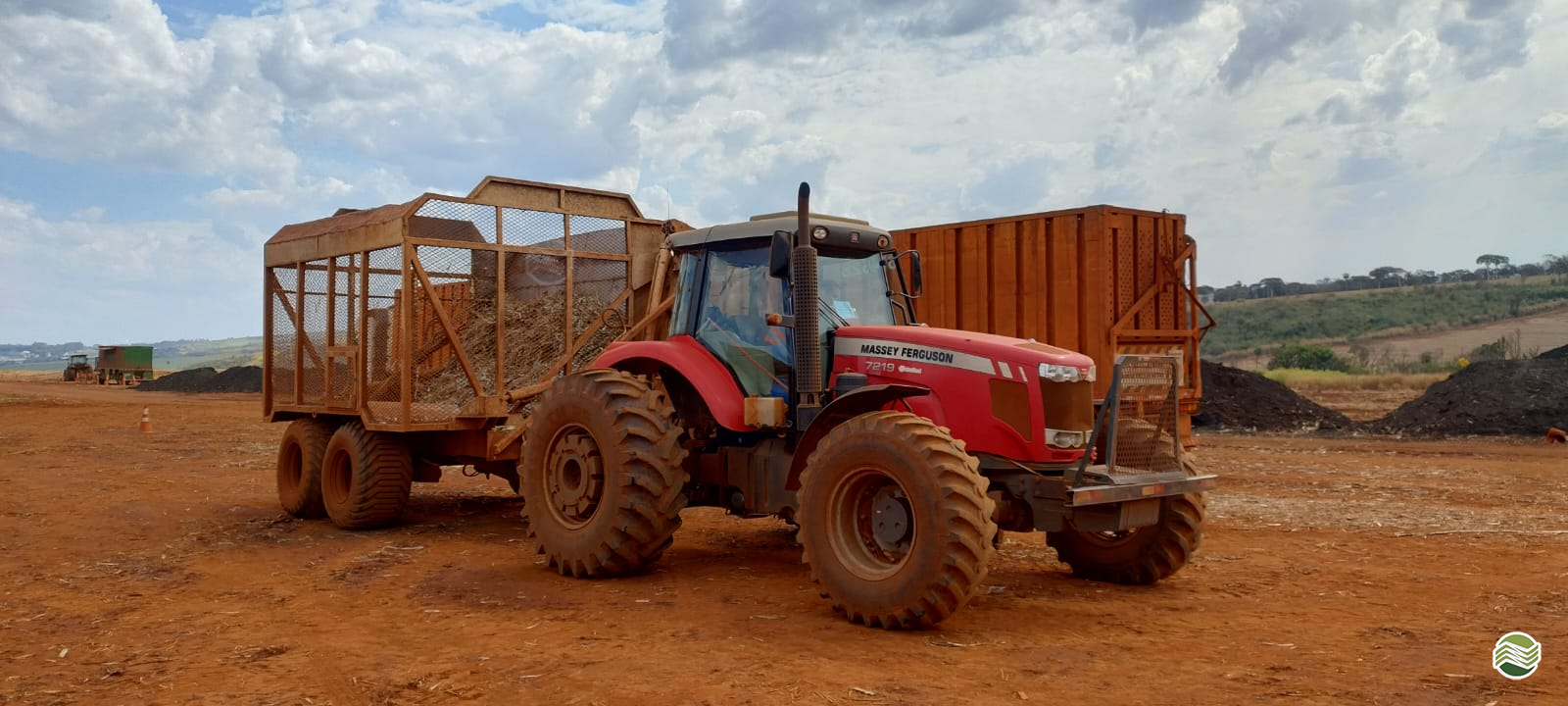 TRATOR MASSEY FERGUSON MF 7219 Tração 4x4 Stéfani - Massey Ferguson RIBEIRAO PRETO SÃO PAULO SP