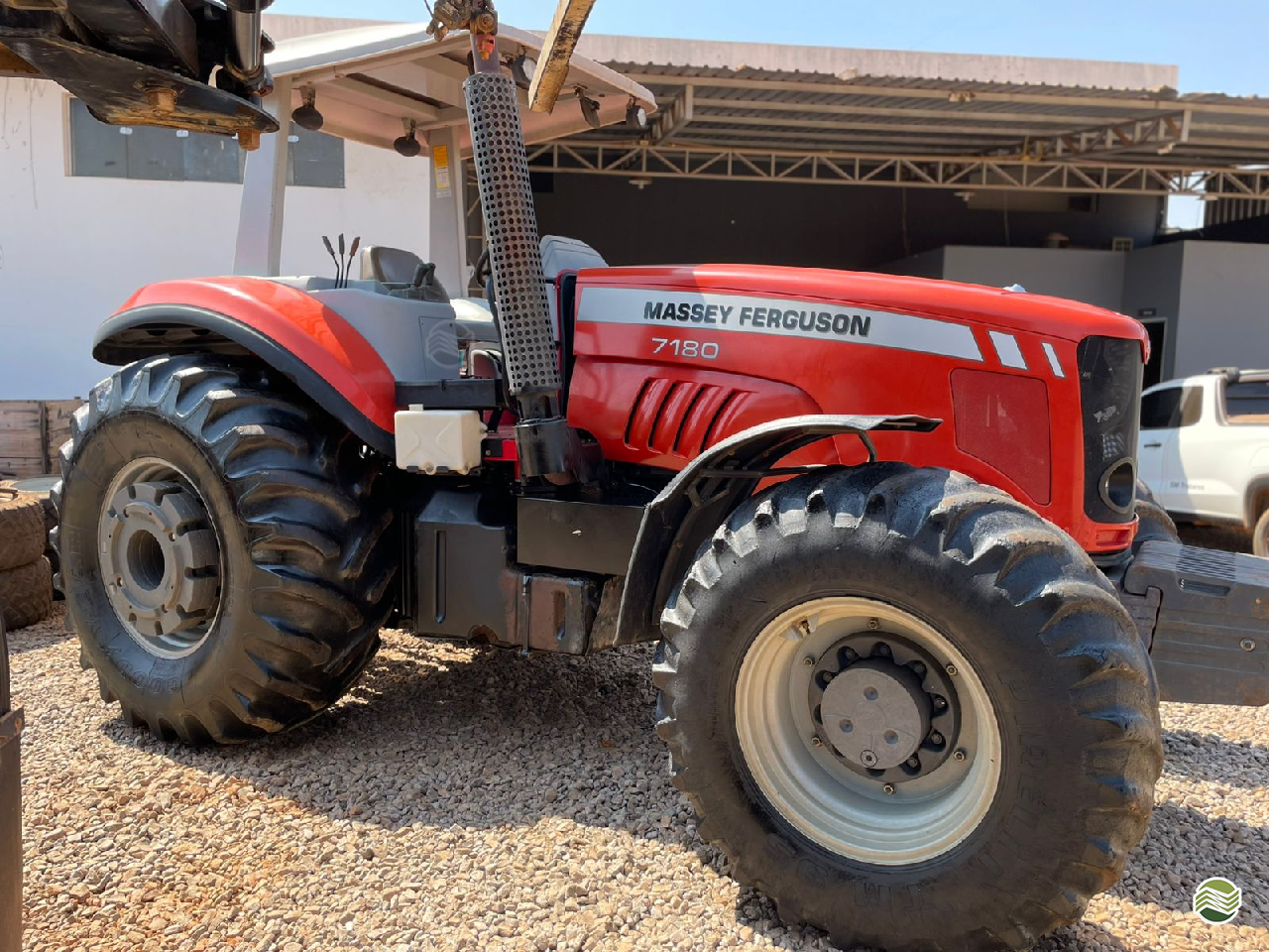 TRATOR MASSEY FERGUSON MF 7180 Tração 4x4 SM Tratores - Massey - Matriz FORMOSA GOIAS GO