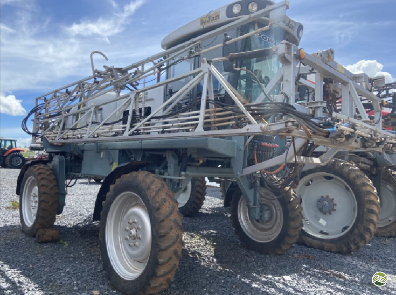 PULVERIZADOR JAN POWER JET 2500 Tração 4x4 SM Tratores - Massey - Matriz FORMOSA GOIAS GO