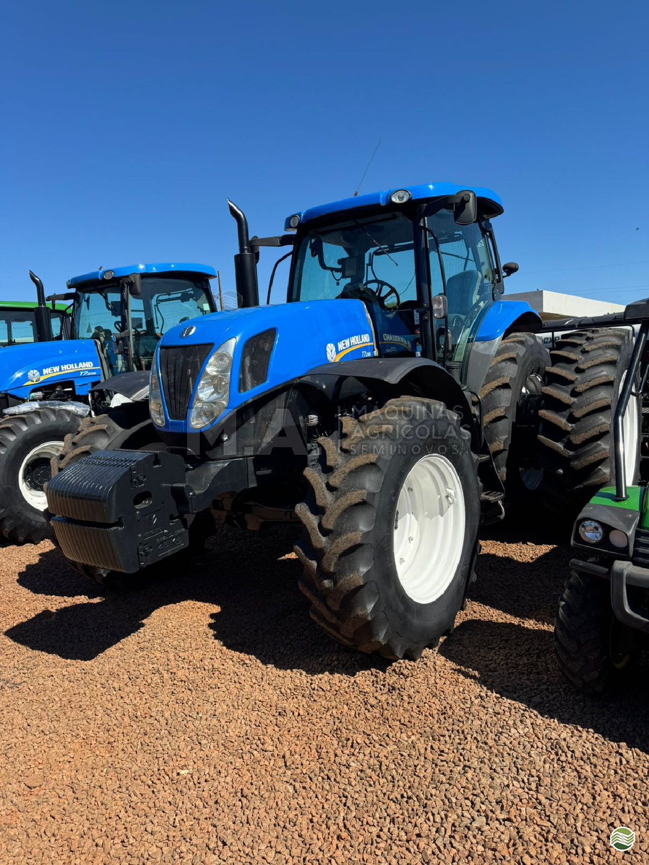 NEW T7 245 de M.A. Máquinas Agrícolas - Campo Mourão