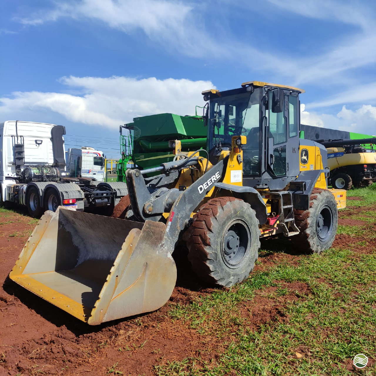 PA CARREGADEIRA JOHN DEERE 444G Terraverde Rental - SP CASA BRANCA SÃO PAULO SP