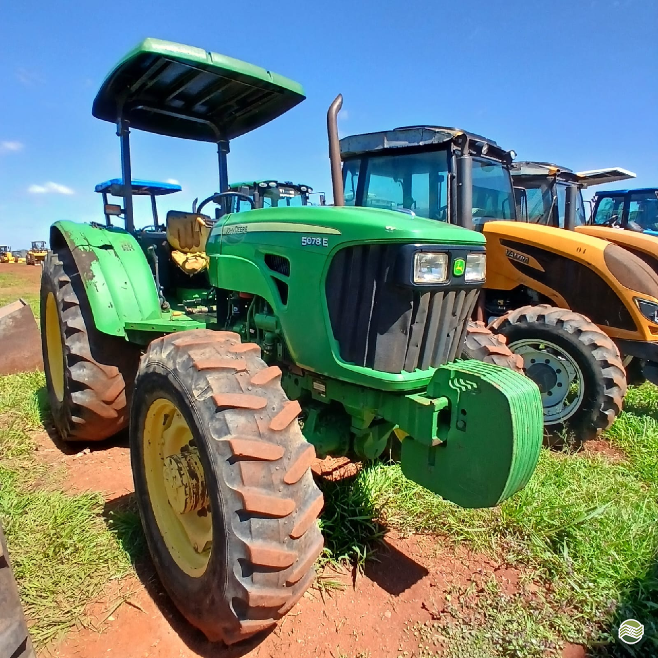 TRATOR JOHN DEERE JOHN DEERE 5078E Tração 4x4 Terraverde Rental - SP CASA BRANCA SÃO PAULO SP