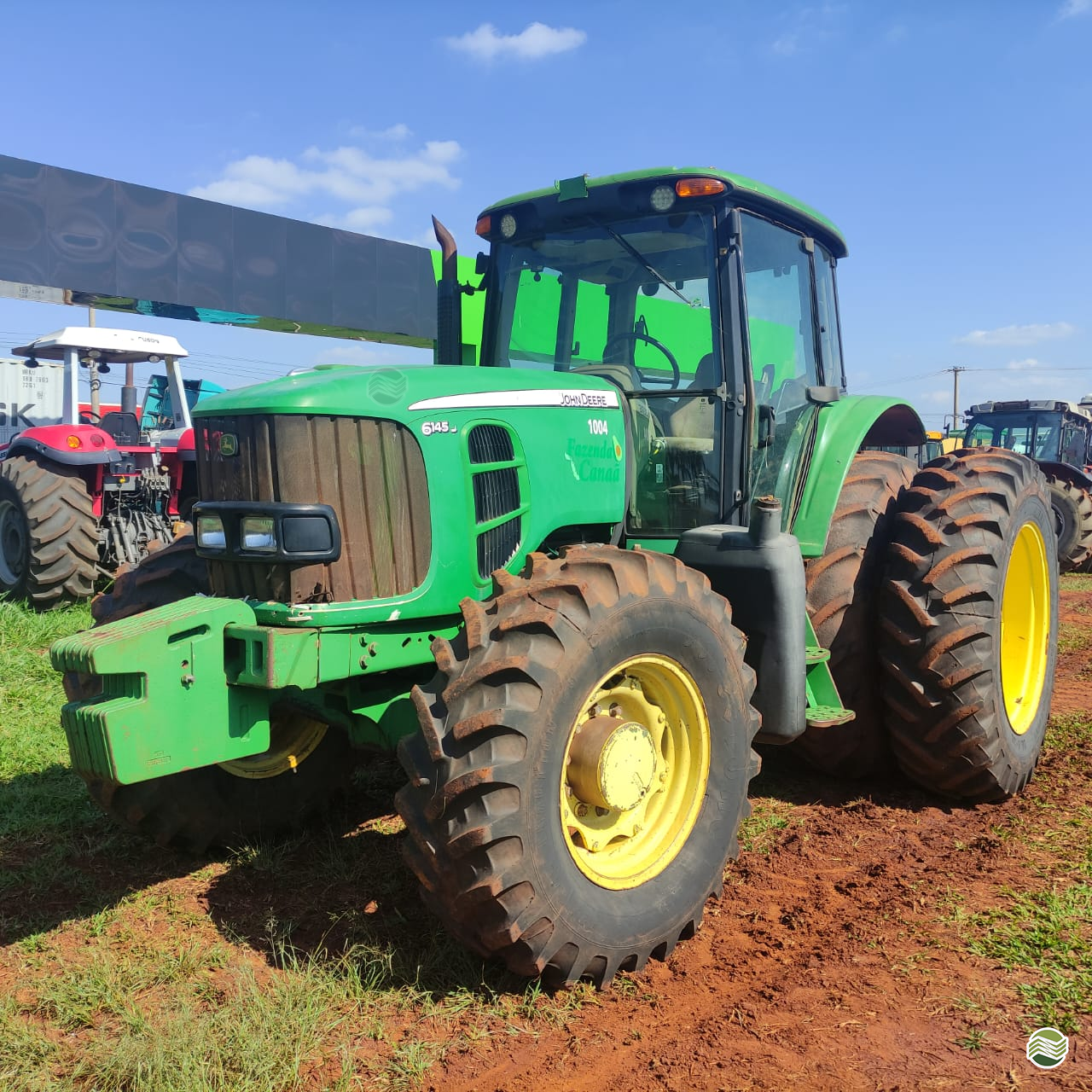 TRATOR JOHN DEERE JOHN DEERE 6145J Tração 4x4 Terraverde Rental - SP CASA BRANCA SÃO PAULO SP