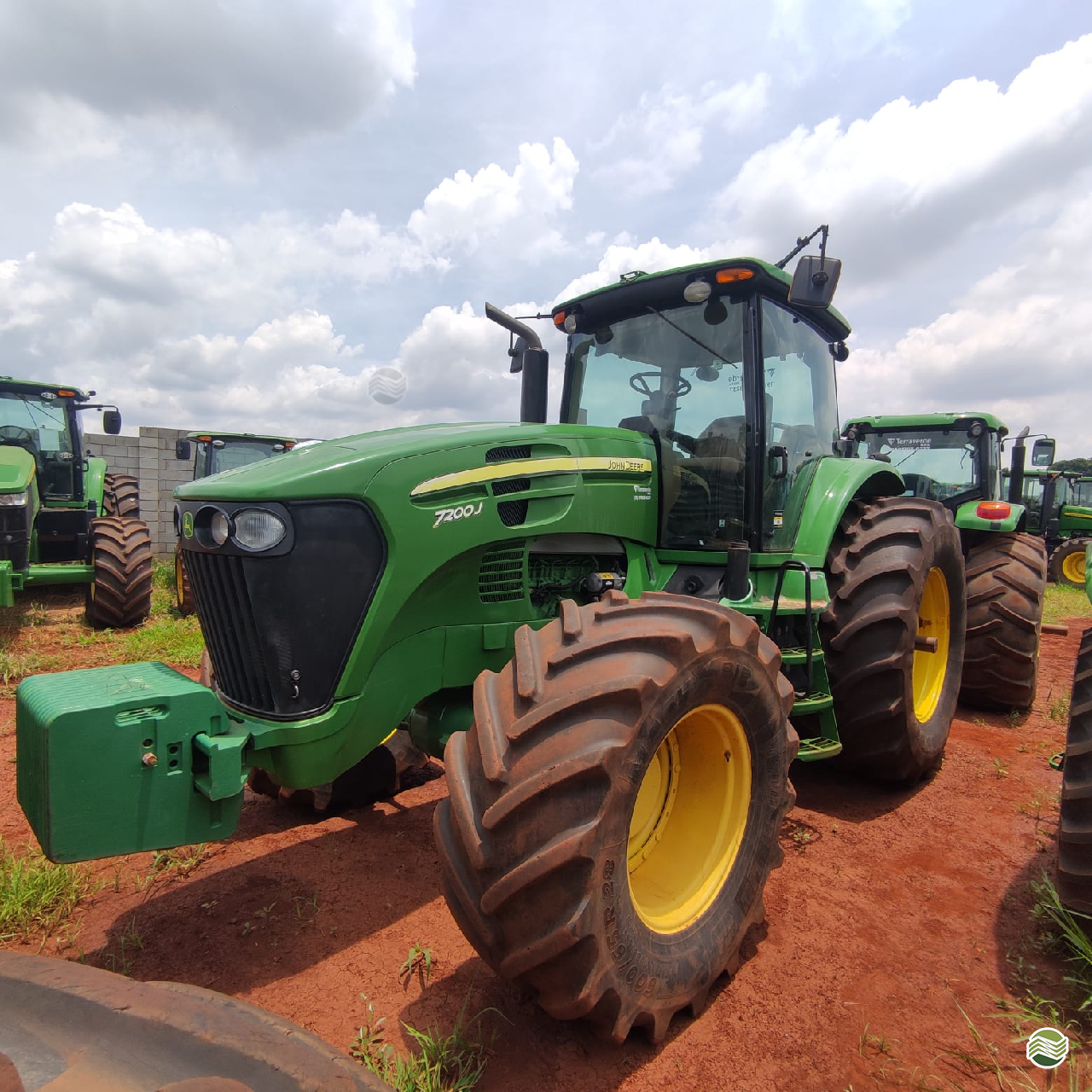 TRATOR JOHN DEERE JOHN DEERE 7200J Tração 4x4 Terraverde Rental - SP CASA BRANCA SÃO PAULO SP
