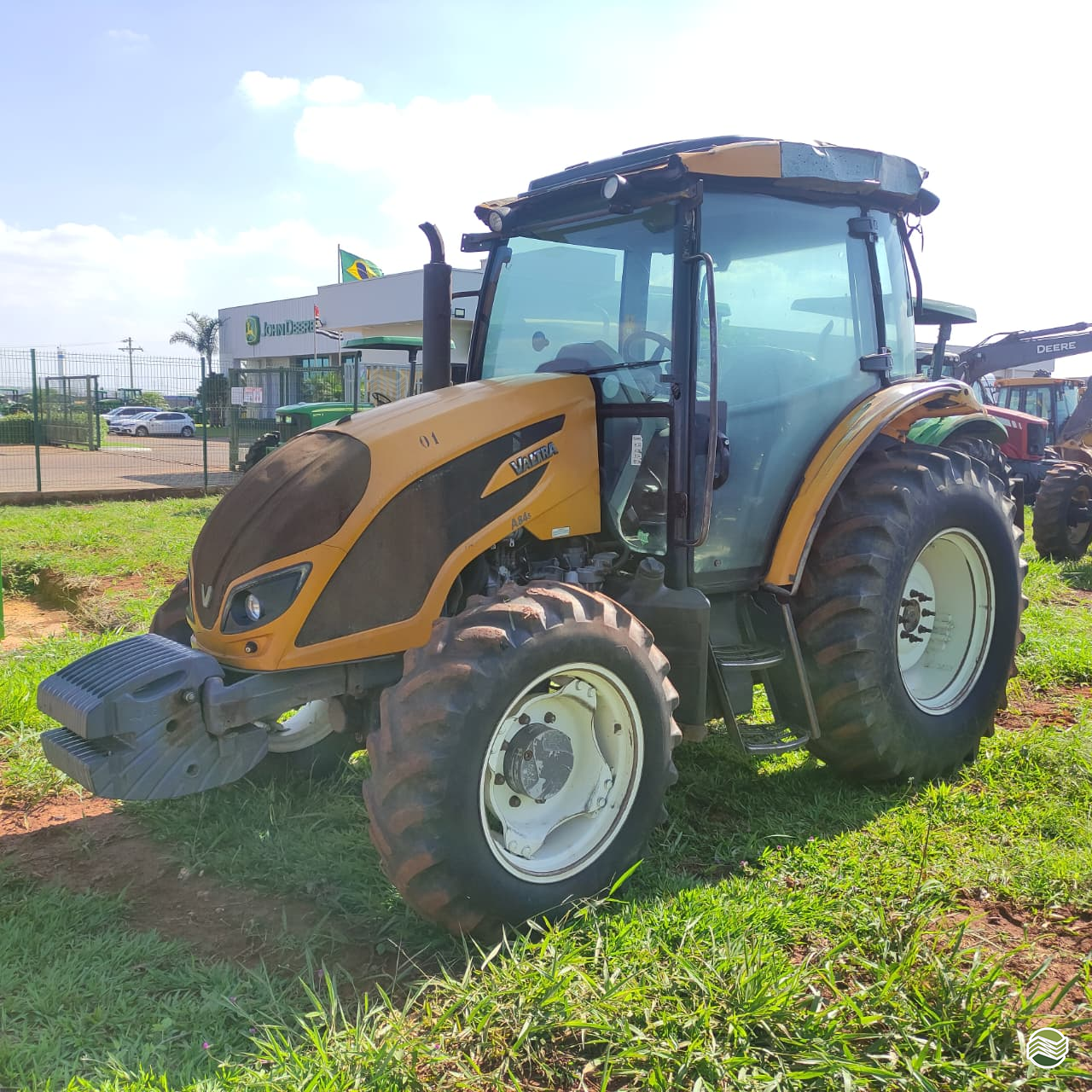 TRATOR VALTRA VALTRA A84 Tração 4x4 Terraverde Rental - SP CASA BRANCA SÃO PAULO SP