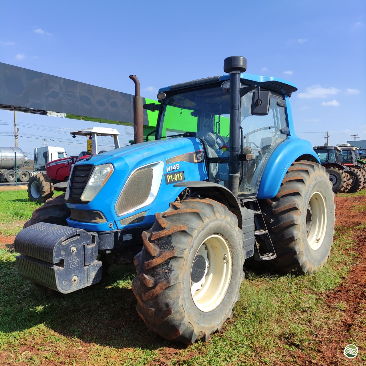 TRATOR LS TRACTOR LS H 145 Tração 4x4 Terraverde Rental - SP CASA BRANCA SÃO PAULO SP