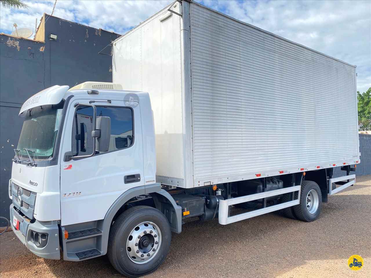 CAMINHAO MERCEDES-BENZ MB 1719 Baú Furgão Toco 4x2 Jaime Caminhões RIBEIRAO PRETO SÃO PAULO SP