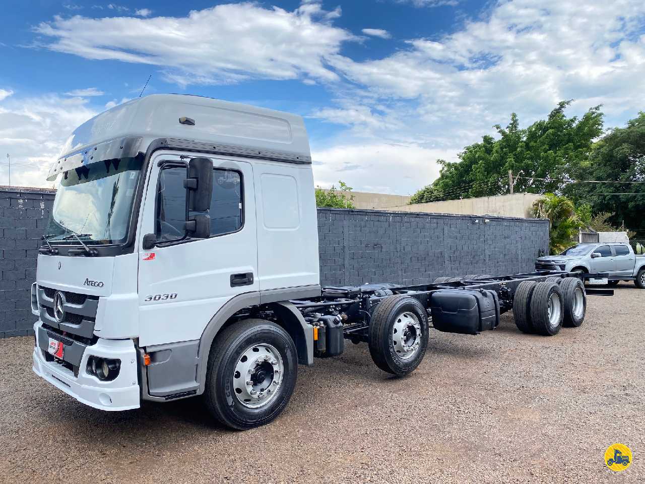 CAMINHAO MERCEDES-BENZ MB 3330 Chassis BiTruck 8x2 Jaime Caminhões RIBEIRAO PRETO SÃO PAULO SP