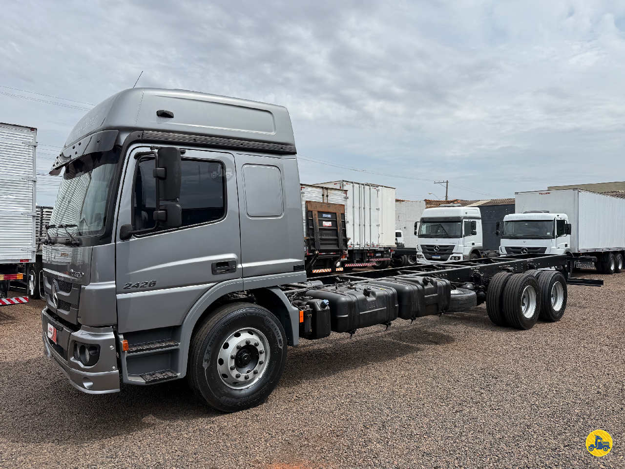 CAMINHAO MERCEDES-BENZ MB 2426 Chassis Truck 6x2 Jaime Caminhões RIBEIRAO PRETO SÃO PAULO SP