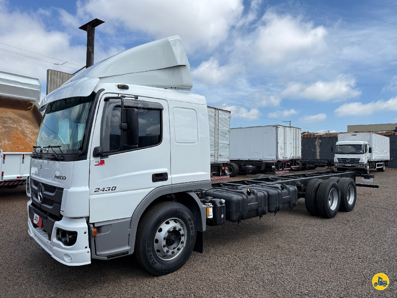 CAMINHAO MERCEDES-BENZ MB 2430 Chassis Truck 6x2 Jaime Caminhões RIBEIRAO PRETO SÃO PAULO SP