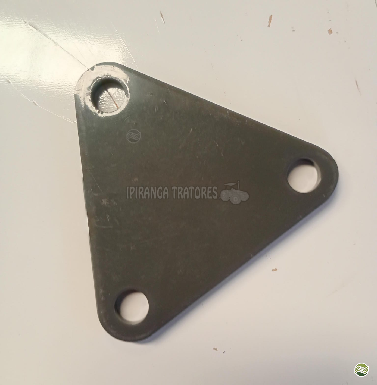 TAMPA CEGA CHAPINHA 3 FUROS LATERAL CARCAÇA CENTRAL MASSEY FERGUSON  3411758