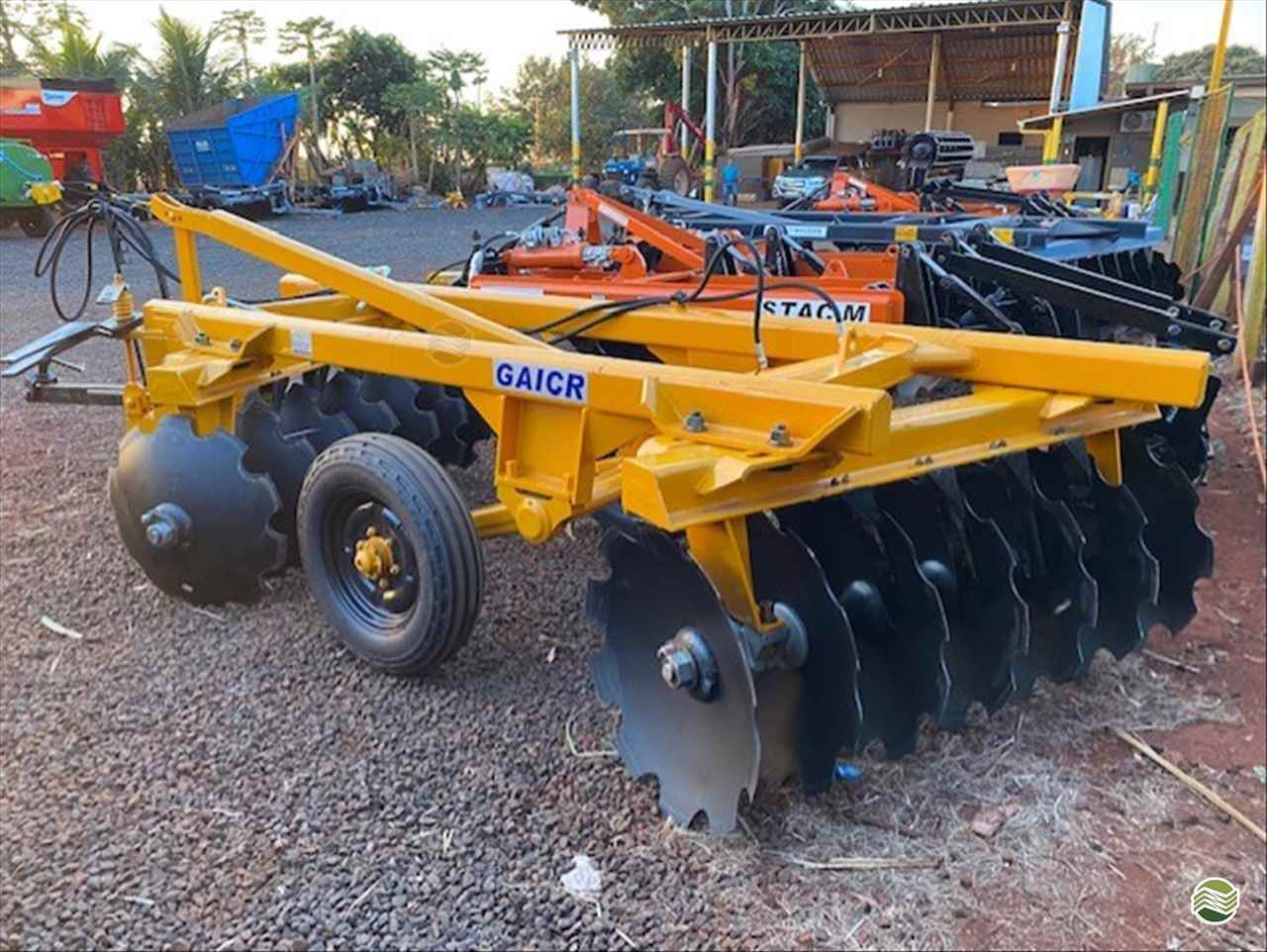 IMPLEMENTOS AGRICOLAS GRADE ARADORA ARADORA 14 DISCOS Carlos Tratores SP GUAIRA SÃO PAULO SP