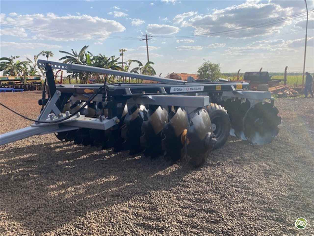 IMPLEMENTOS AGRICOLAS GRADE ARADORA ARADORA 18 DISCOS Carlos Tratores SP GUAIRA SÃO PAULO SP