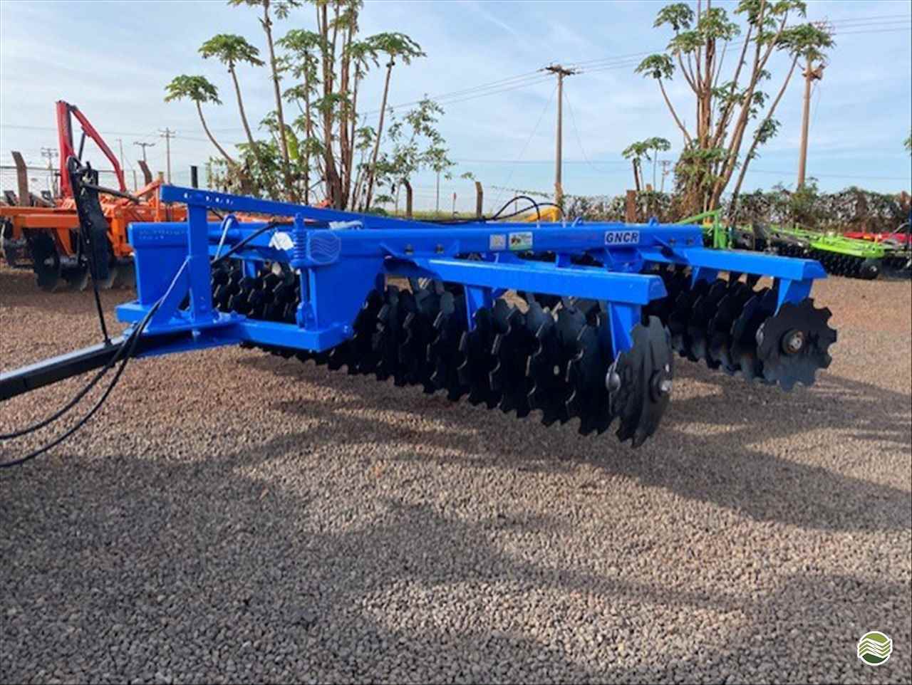 IMPLEMENTOS AGRICOLAS GRADE NIVELADORA NIVELADORA 40 DISCOS Carlos Tratores SP GUAIRA SÃO PAULO SP