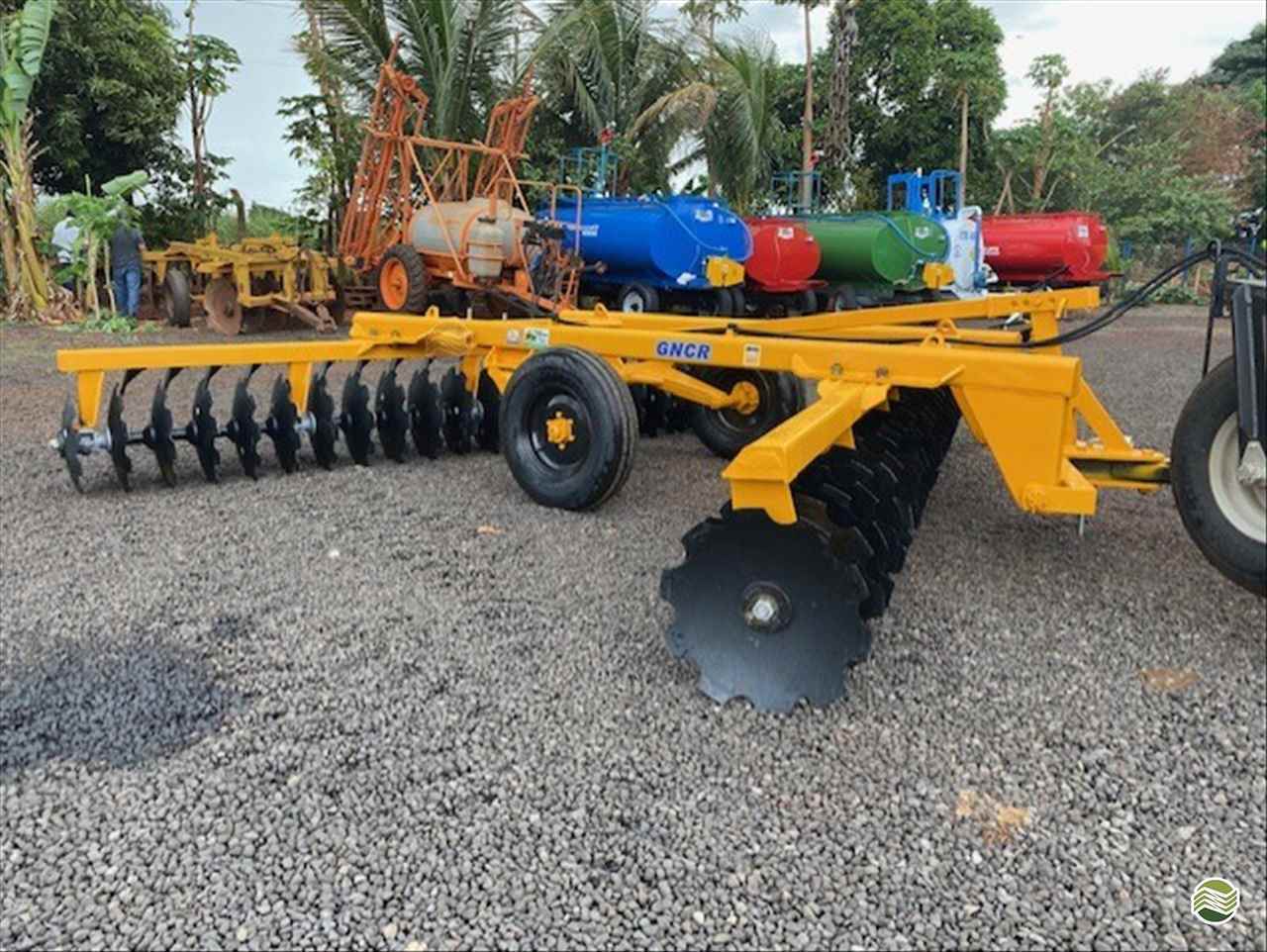 IMPLEMENTOS AGRICOLAS GRADE NIVELADORA NIVELADORA 48 DISCOS Carlos Tratores SP GUAIRA SÃO PAULO SP