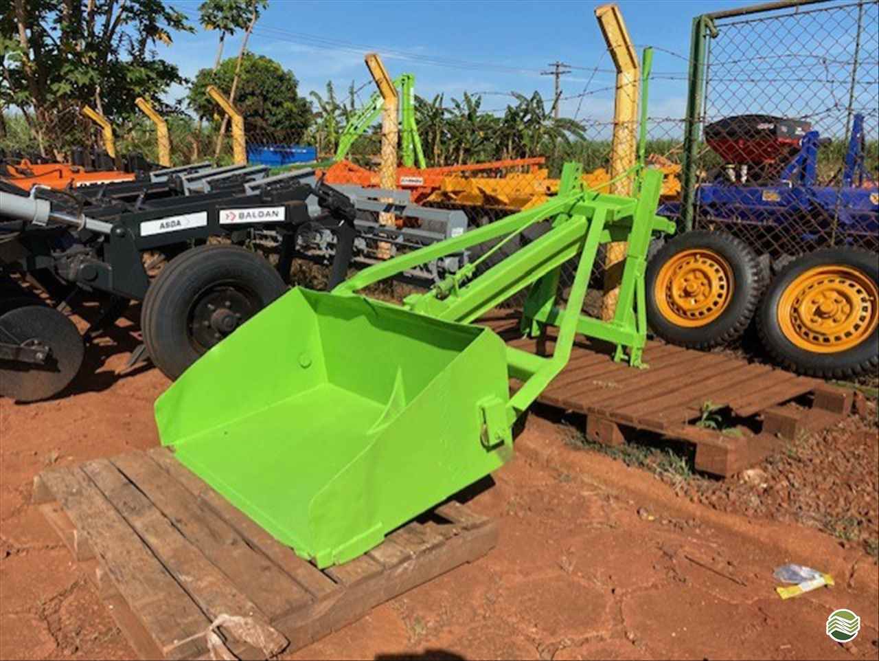 IMPLEMENTOS AGRICOLAS CONCHA HIDRÁULICA CONCHA TRASEIRA Carlos Tratores SP GUAIRA SÃO PAULO SP