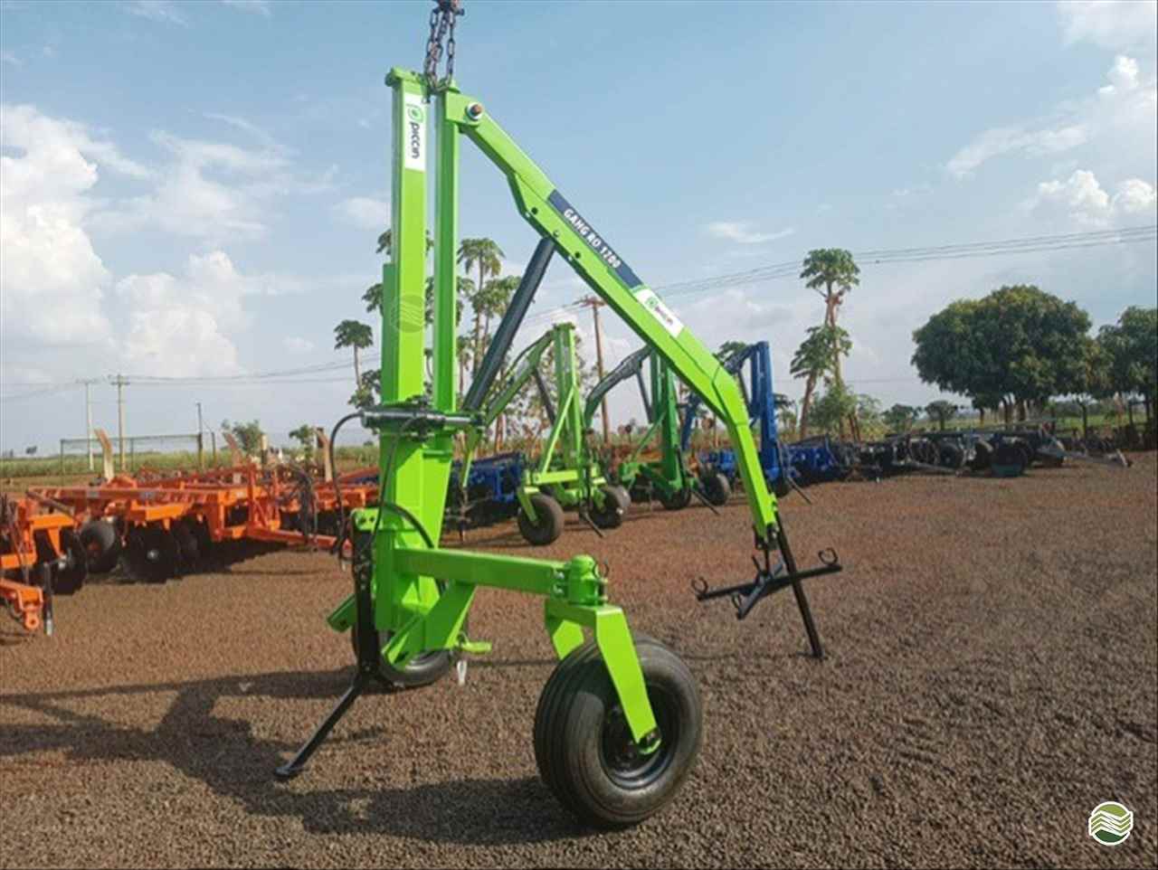 IMPLEMENTOS AGRICOLAS GUINCHO BIG BAG GUINCHO 1200 Kg Carlos Tratores SP GUAIRA SÃO PAULO SP