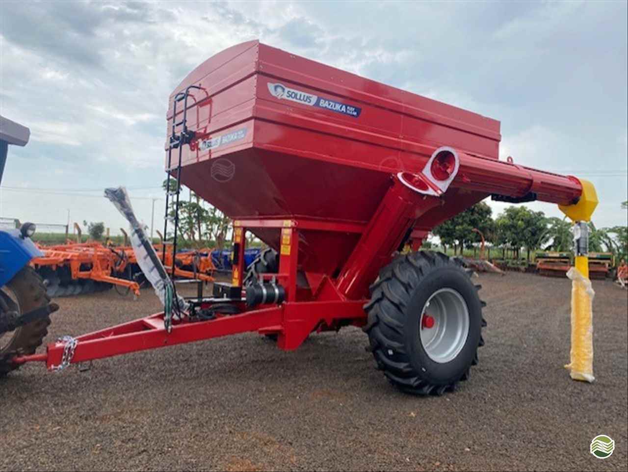 IMPLEMENTOS AGRICOLAS CARRETA BAZUKA GRANELEIRA 15000 Carlos Tratores SP GUAIRA SÃO PAULO SP