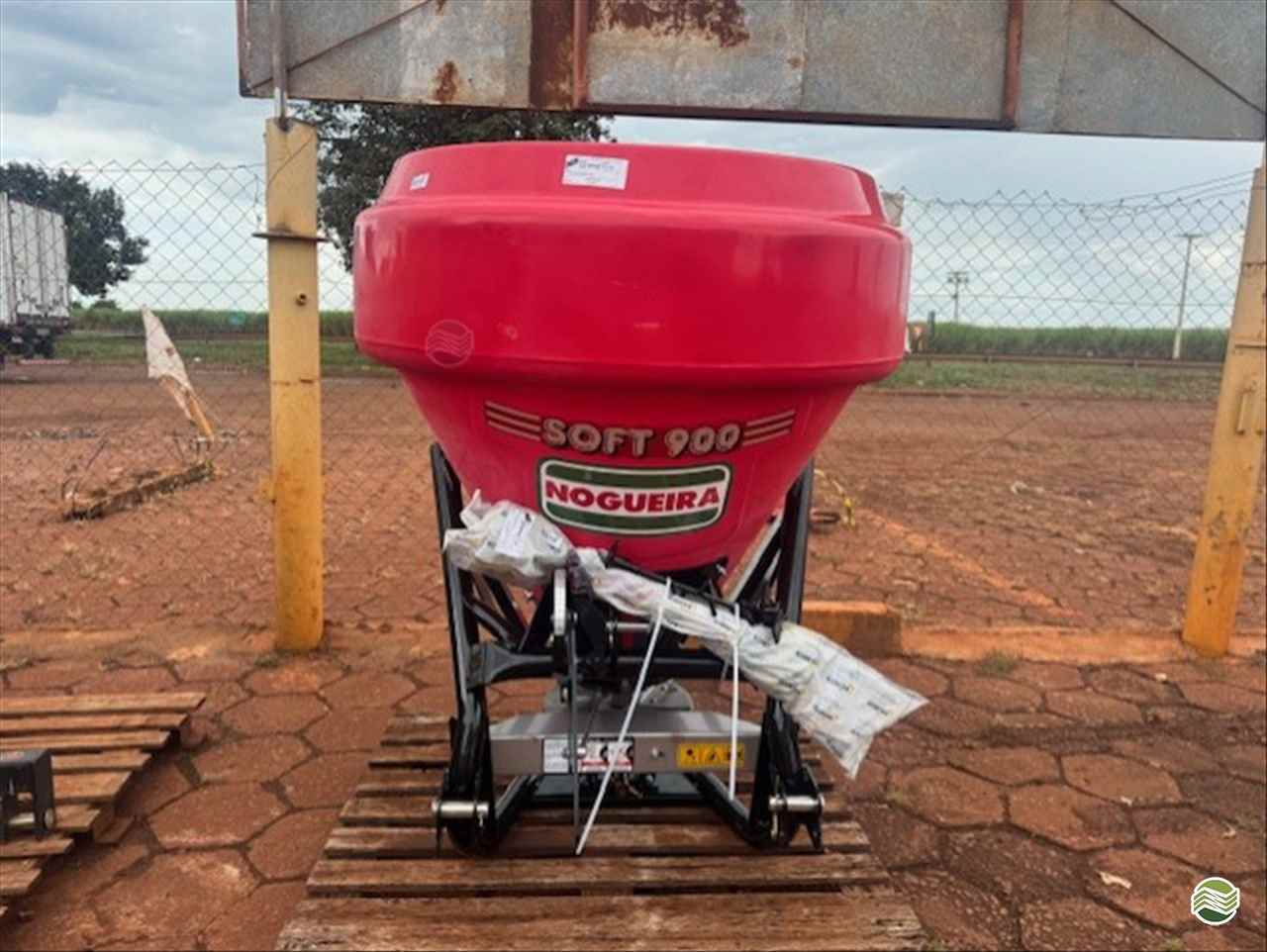 IMPLEMENTOS AGRICOLAS DISTRIBUIDOR FERTILIZANTES E SEMENTES DISCO Carlos Tratores SP GUAIRA SÃO PAULO SP