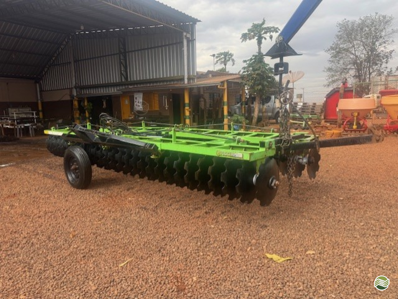 IMPLEMENTOS AGRICOLAS GRADE NIVELADORA NIVELADORA 60 DISCOS Carlos Tratores SP GUAIRA SÃO PAULO SP