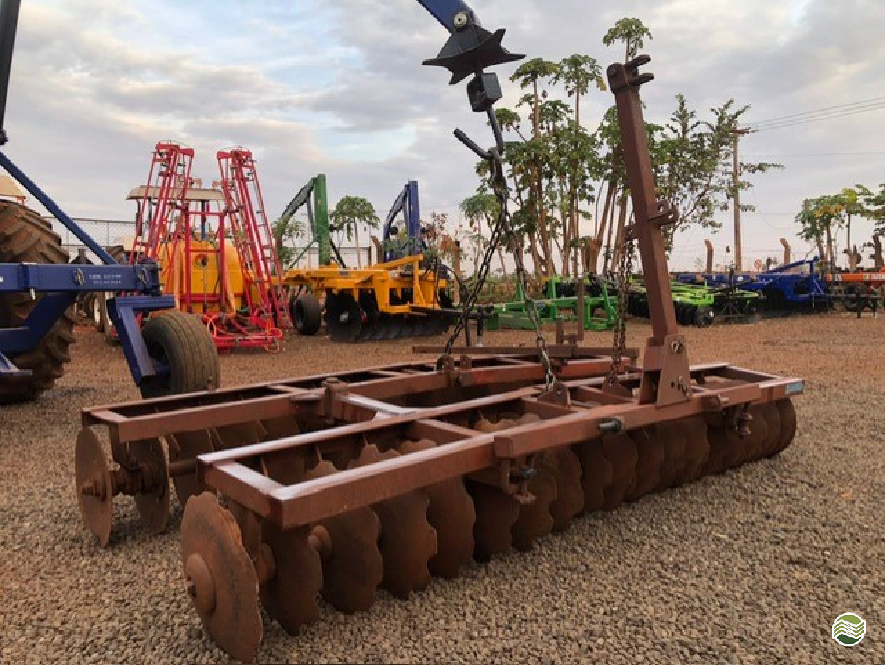 IMPLEMENTOS AGRICOLAS GRADE NIVELADORA NIVELADORA 36 DISCOS Carlos Tratores SP GUAIRA SÃO PAULO SP