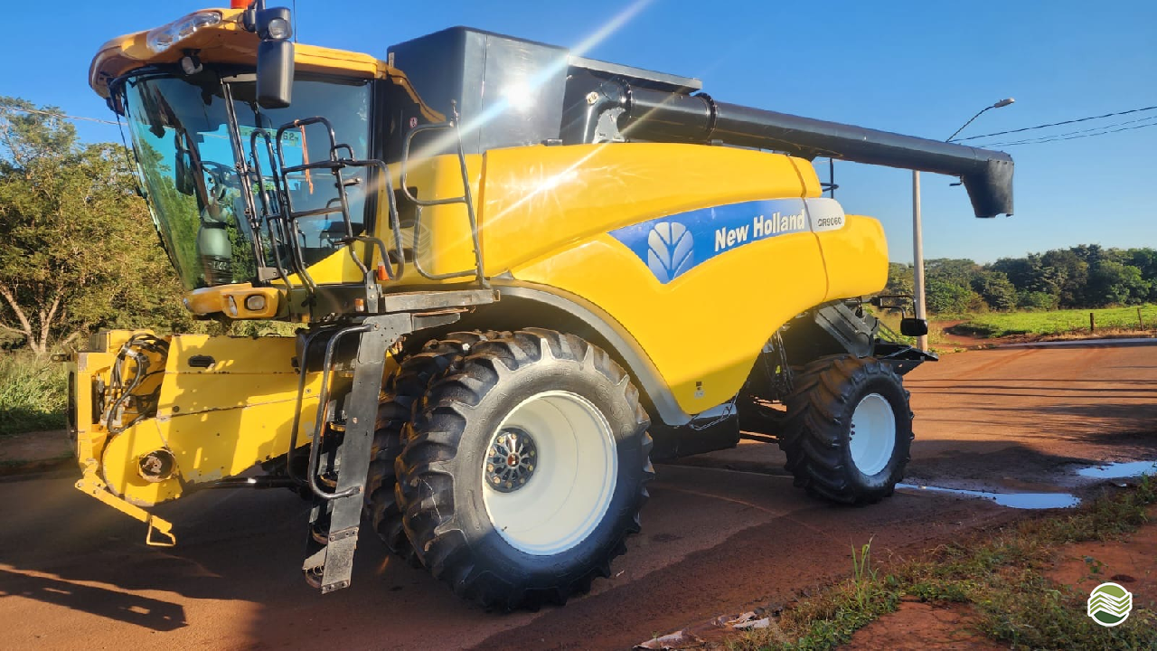 COLHEITADEIRA NEW HOLLAND CR 9060 Carlos Tratores SP GUAIRA SÃO PAULO SP