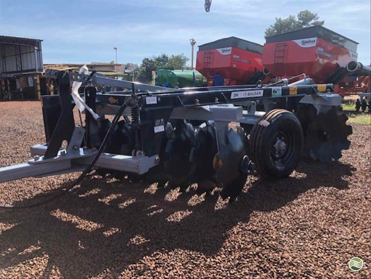 IMPLEMENTOS AGRICOLAS GRADE INTERMEDIÁRIA INTERMEDIÁRIA 16 DISCOS Carlos Tratores SP GUAIRA SÃO PAULO SP