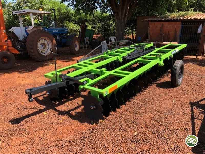IMPLEMENTOS AGRICOLAS GRADE NIVELADORA NIVELADORA 48 DISCOS Carlos Tratores SP GUAIRA SÃO PAULO SP
