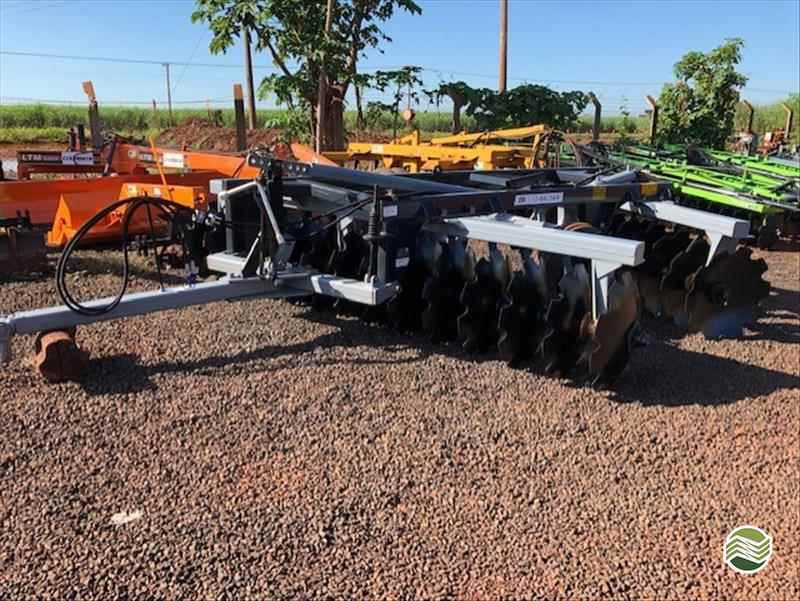IMPLEMENTOS AGRICOLAS GRADE INTERMEDIÁRIA INTERMEDIÁRIA 28 DISCOS Carlos Tratores SP GUAIRA SÃO PAULO SP