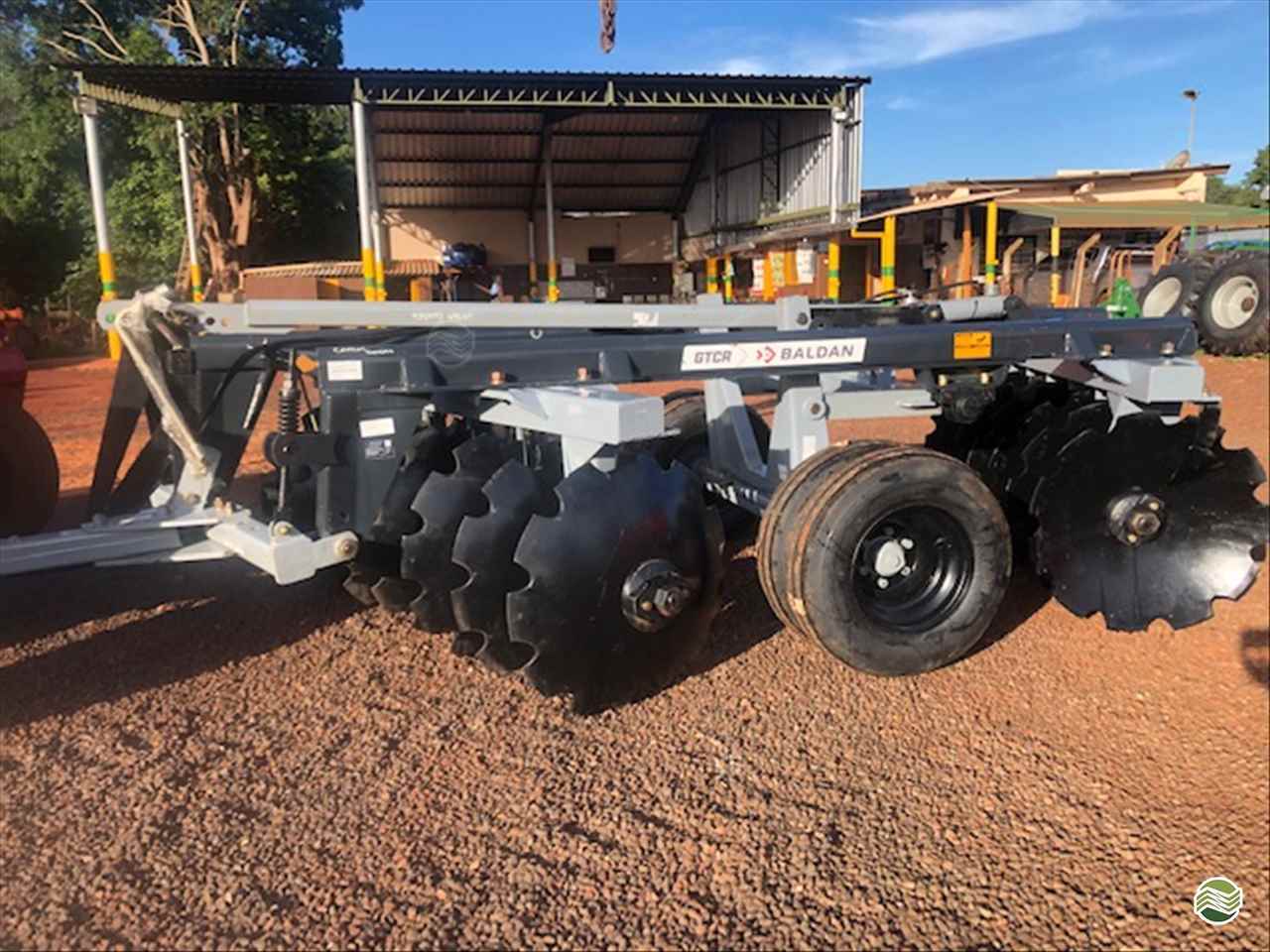IMPLEMENTOS AGRICOLAS GRADE ARADORA ARADORA 14 DISCOS Carlos Tratores SP GUAIRA SÃO PAULO SP