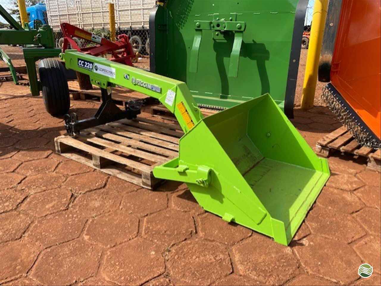 IMPLEMENTOS AGRICOLAS CONCHA HIDRÁULICA CONCHA TRASEIRA Carlos Tratores SP GUAIRA SÃO PAULO SP