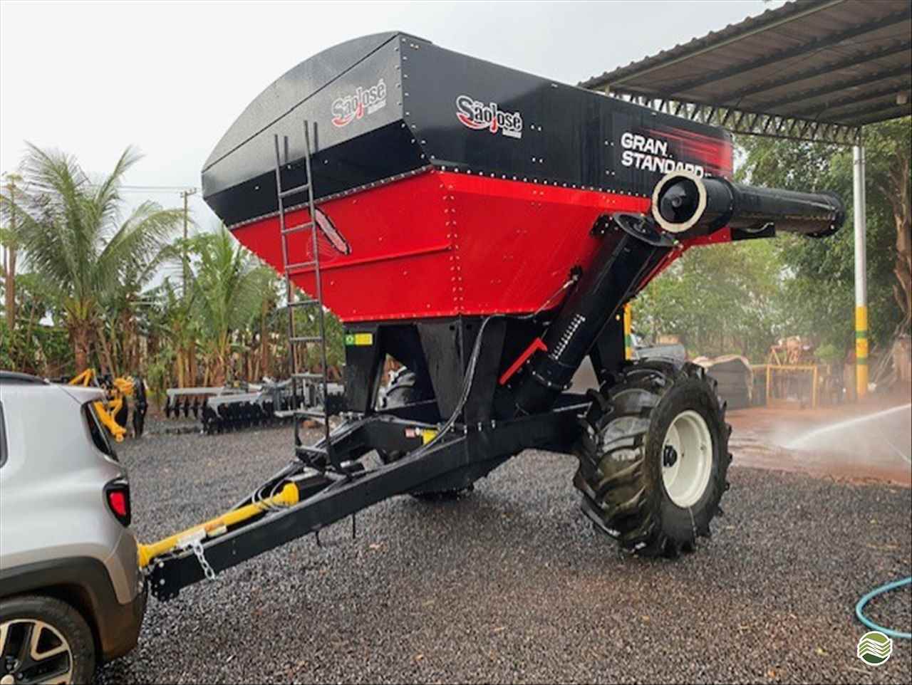 IMPLEMENTOS AGRICOLAS CARRETA BAZUKA GRANELEIRA 13000 Carlos Tratores SP GUAIRA SÃO PAULO SP