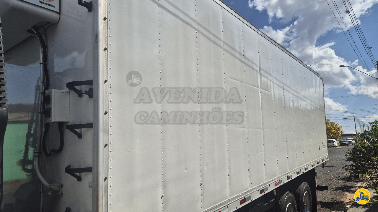 CARROCERIA SOBRE CHASSI  TRUCK BAU FRIGORIFICO Avenida Caminhões BRODOWSKI SÃO PAULO SP
