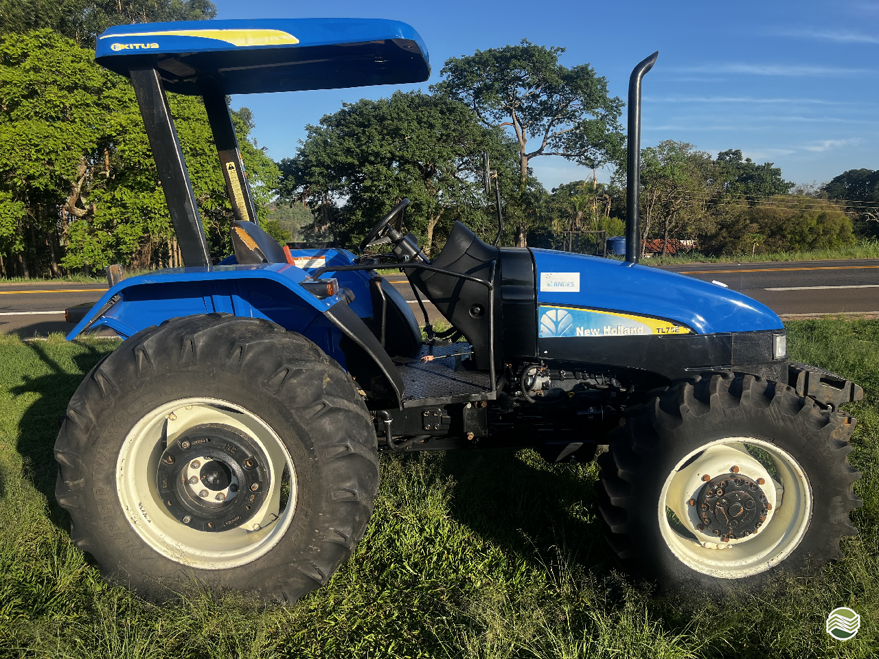 TRATOR NEW HOLLAND NEW TL 75E/4 Tração 4x4 SP Tratores DESCALVADO SÃO PAULO SP