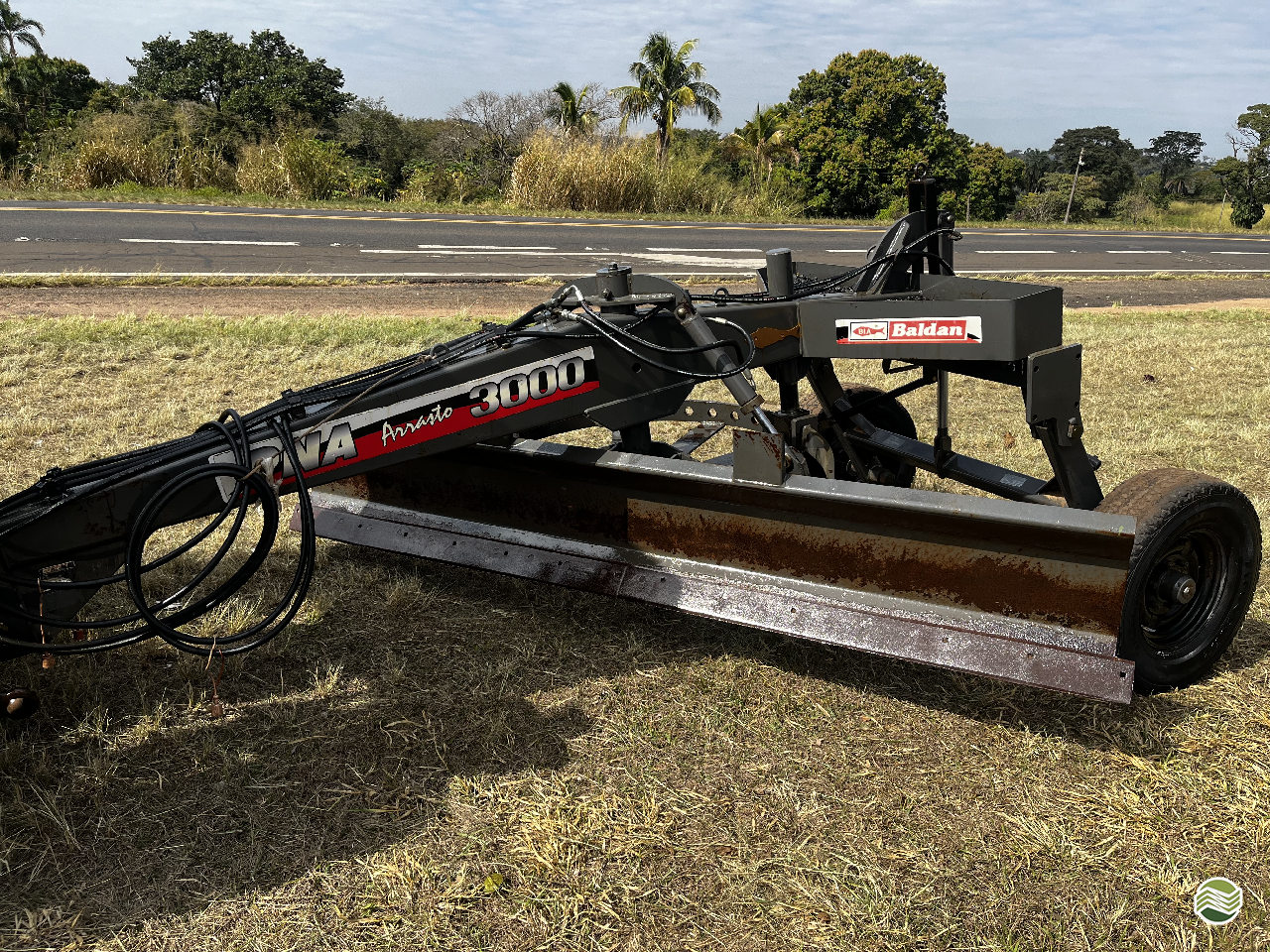 IMPLEMENTOS AGRICOLAS PLAINA NIVELADORA PLAINA DE ARRASTO SP Tratores DESCALVADO SÃO PAULO SP