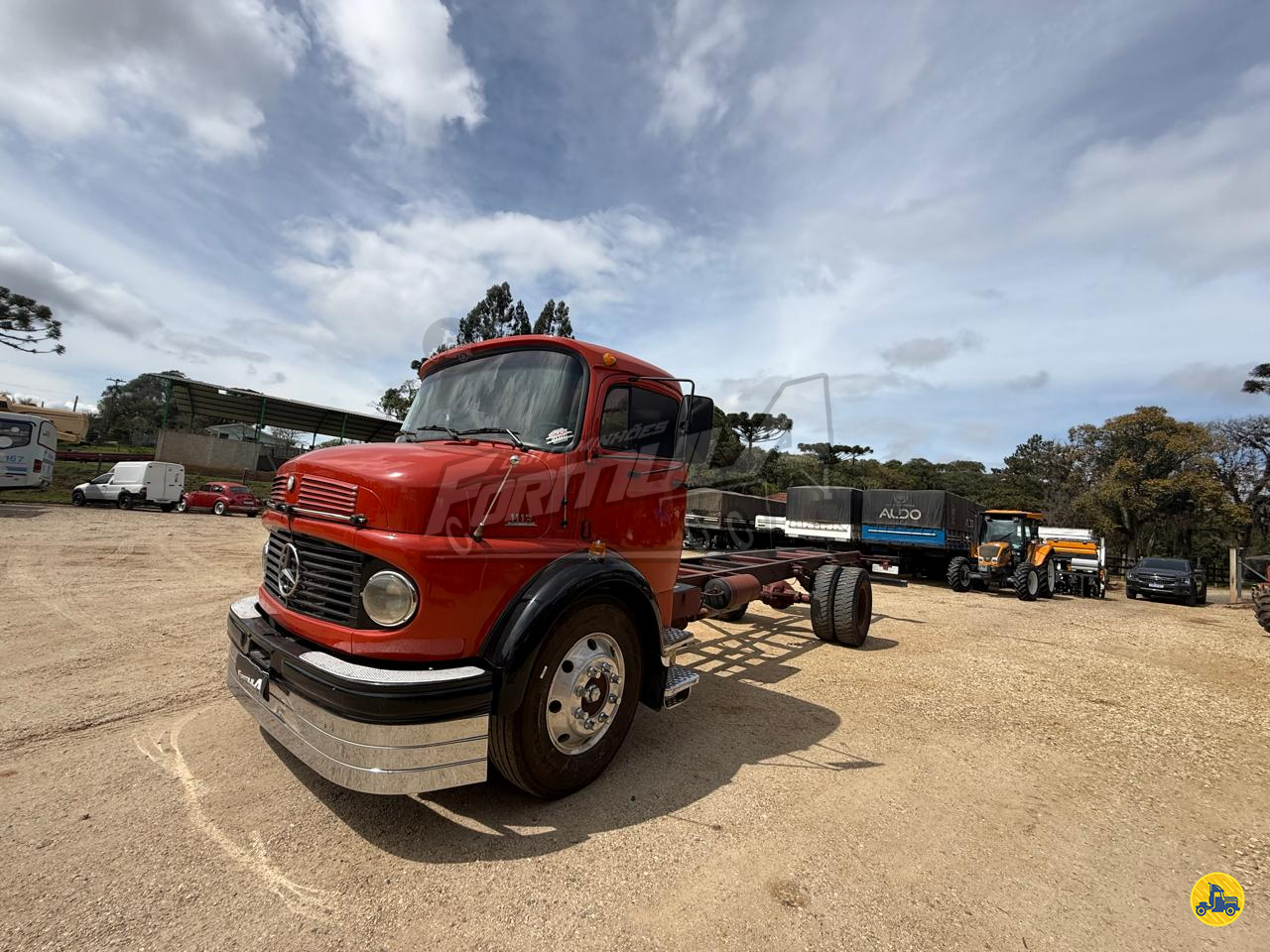 CAMINHAO MERCEDES-BENZ MB 1113 Chassis Toco 4x2 Formula Car Caminhões  CONTENDA PARANÁ PR