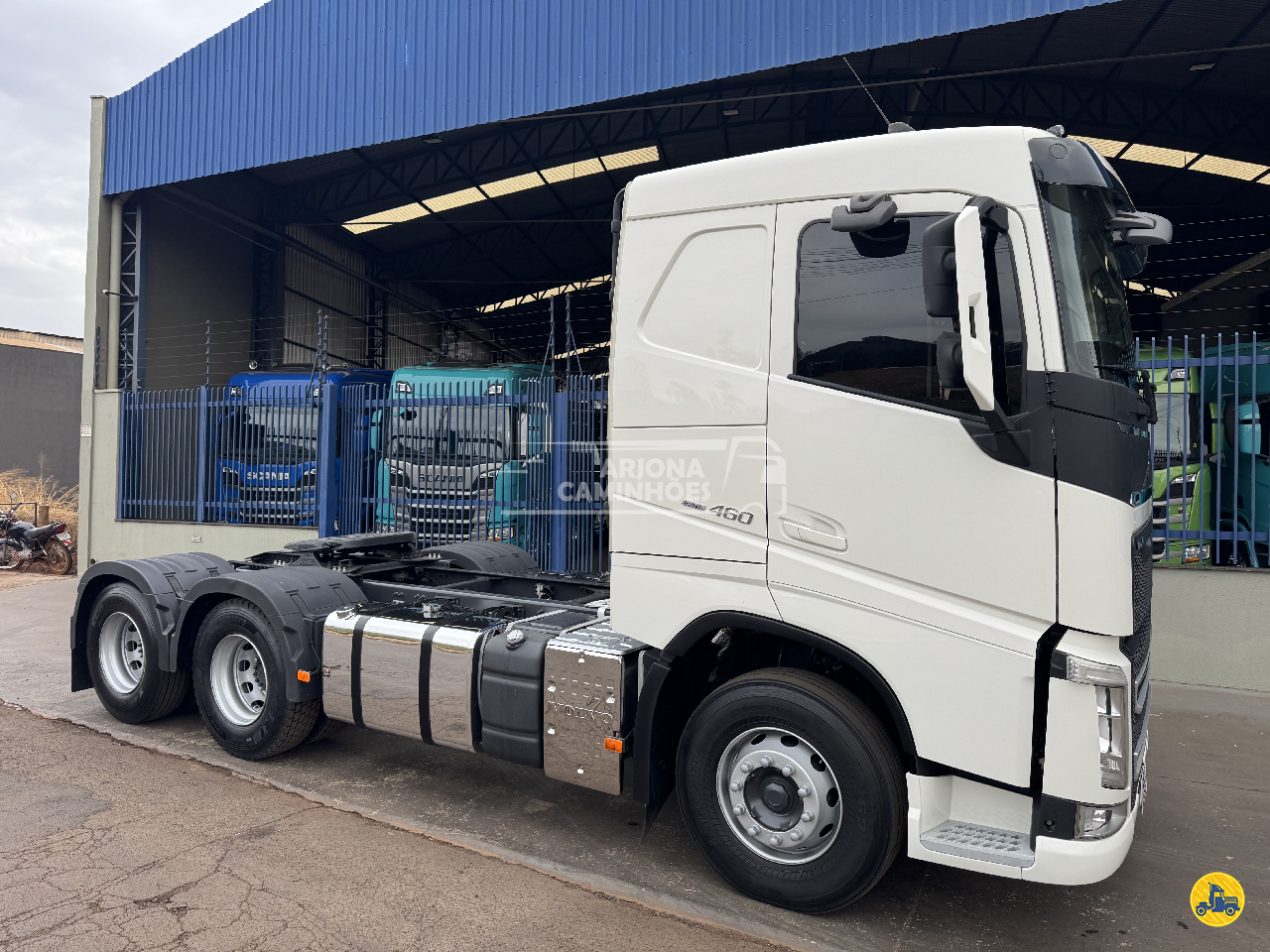CAMINHAO VOLVO VOLVO FH 460 Cavalo Mecânico Cavalo 6x2 Arjona Caminhões CRAVINHOS SÃO PAULO SP
