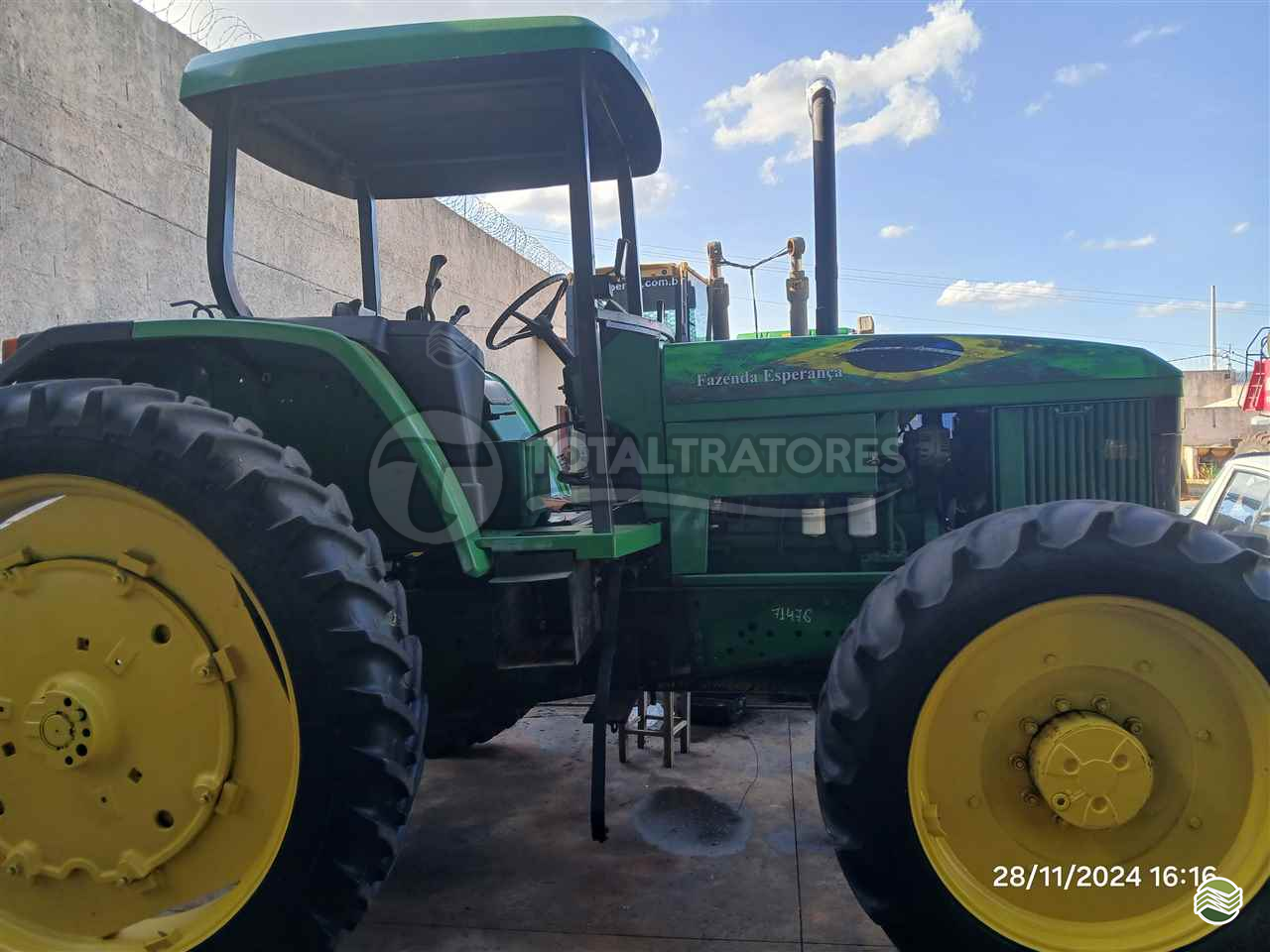 TRATOR JOHN DEERE JOHN DEERE 7505 Tração 4x4 Total Tratores PATOS DE MINAS MINAS GERAIS MG