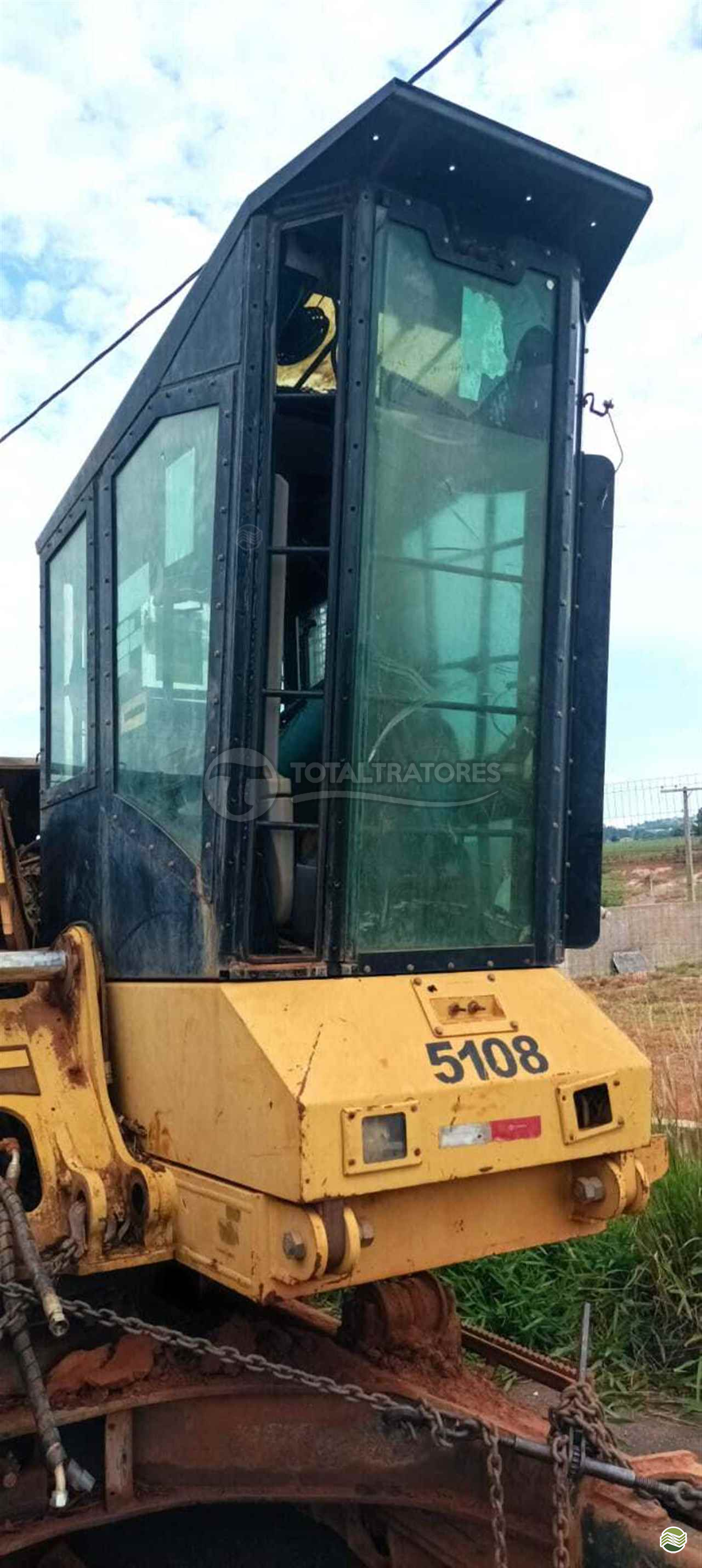 ESCAVADEIRA CATERPILLAR 320DFM Total Tratores PATOS DE MINAS MINAS GERAIS MG