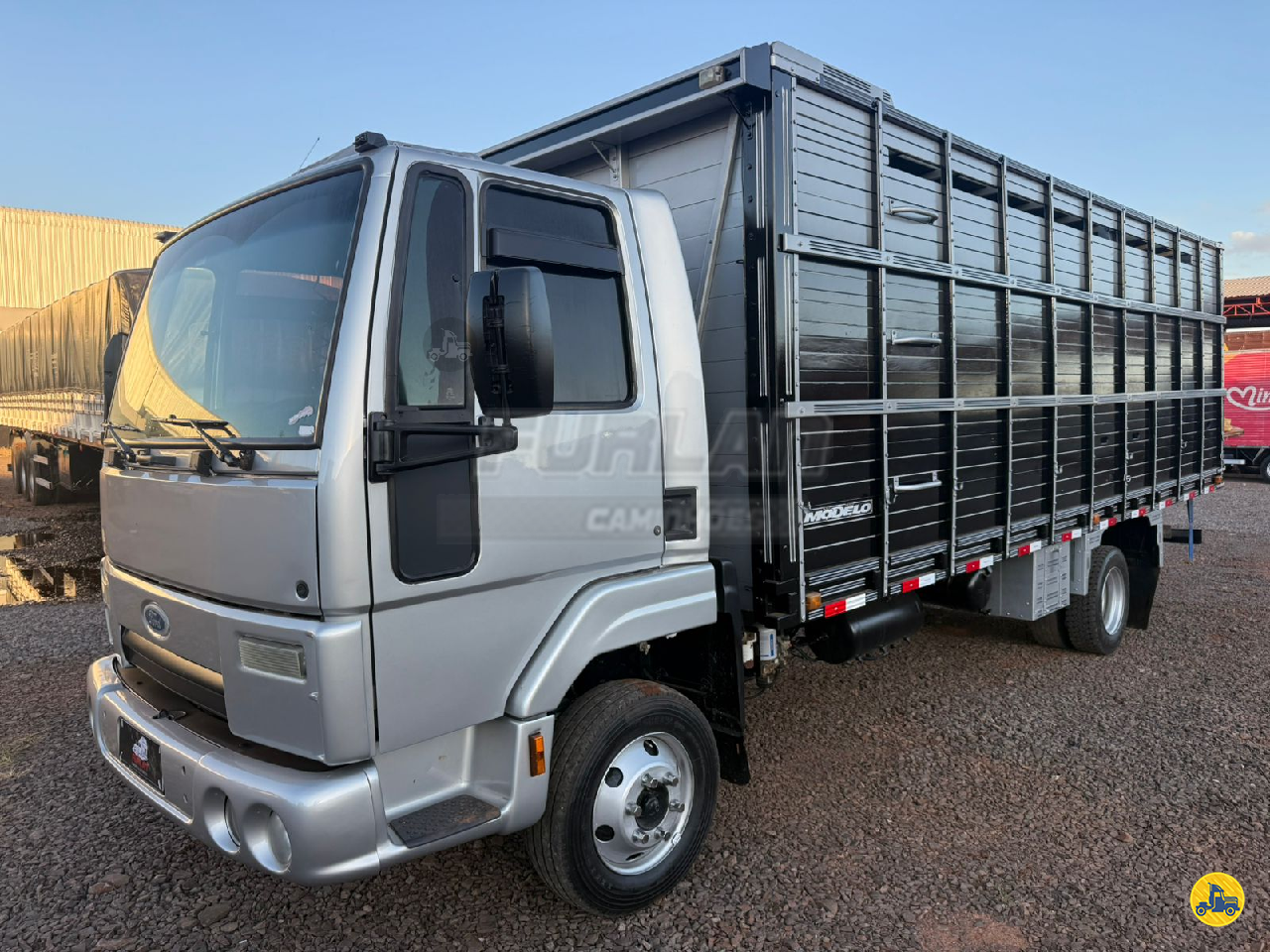CAMINHAO FORD CARGO 816 Boiadeiro 3/4 4x2 Furlan Caminhões UMUARAMA PARANÁ PR