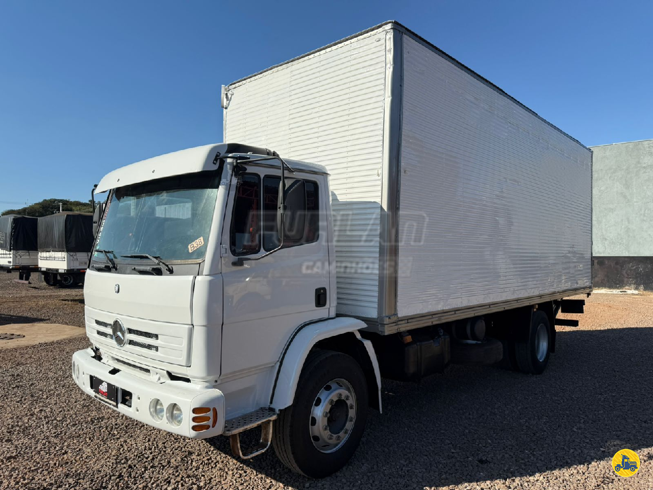 CAMINHAO MERCEDES-BENZ MB 1215 Baú Furgão Toco 4x2 Furlan Caminhões UMUARAMA PARANÁ PR