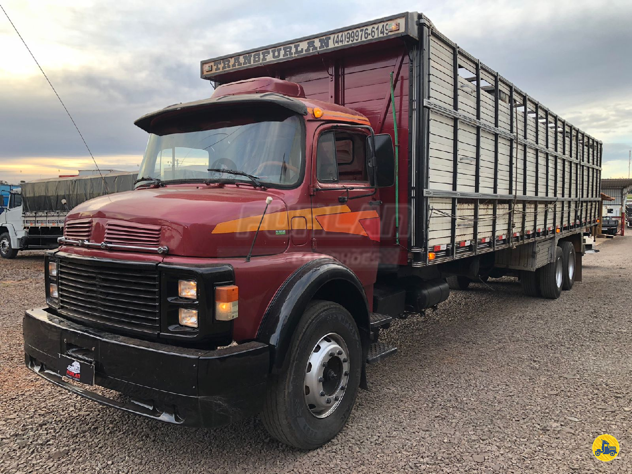 CAMINHAO MERCEDES-BENZ MB 1313 Boiadeiro Truck 6x2 Furlan Caminhões UMUARAMA PARANÁ PR