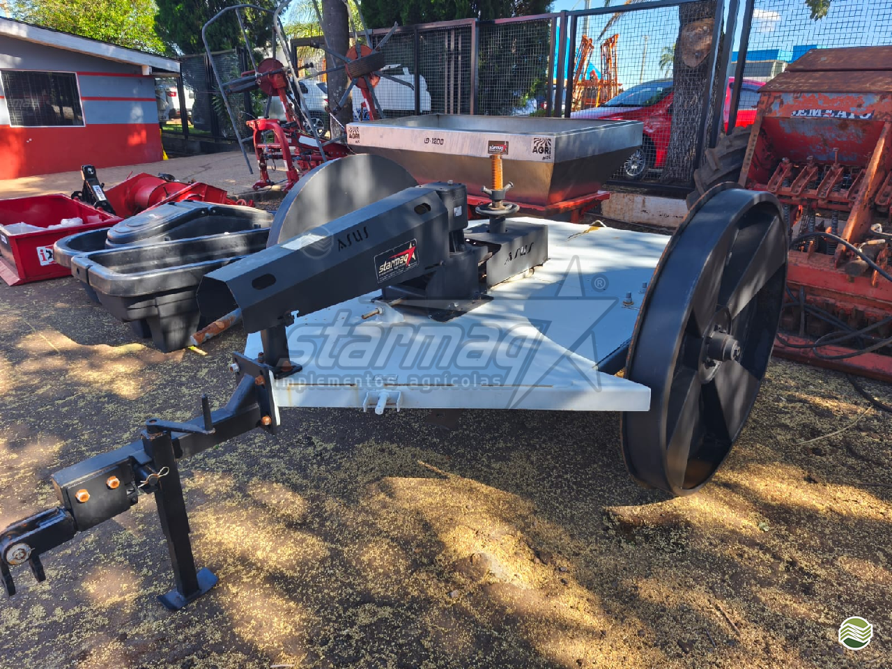 IMPLEMENTOS AGRICOLAS ROCADEIRA ROCADEIRA ARRASTO Starmaq Implementos Agrícolas CRUZ ALTA RIO GRANDE DO SUL RS