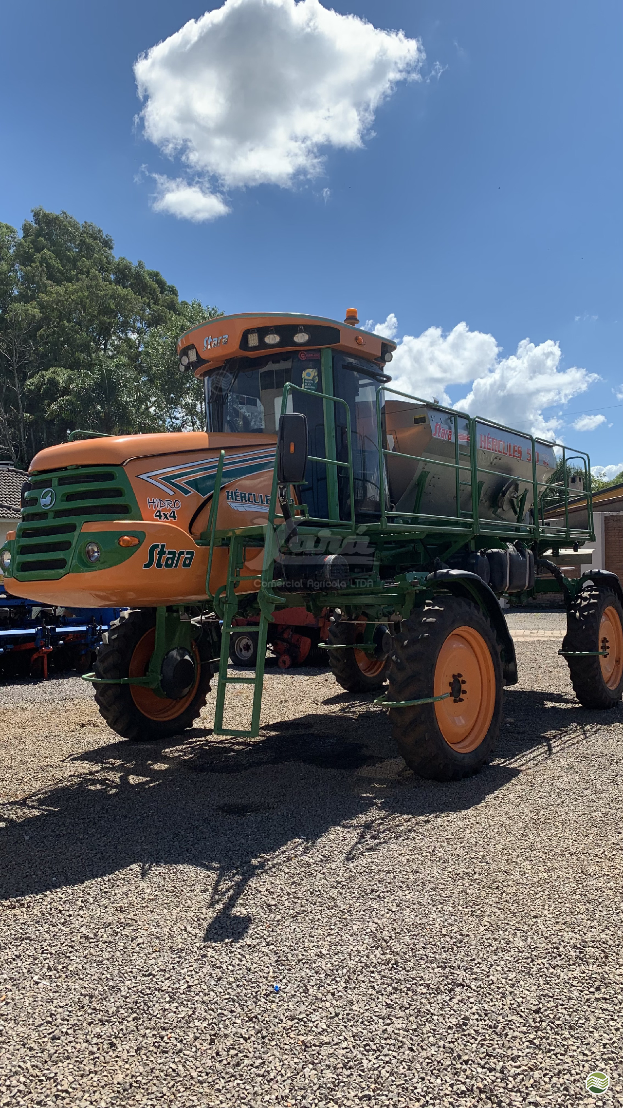 DISTRIBUIDOR AUTOPROPELIDO STARA HERCULES 5.0 Tração 4x4 Xará Agrícola - Kuhn VACARIA RIO GRANDE DO SUL RS