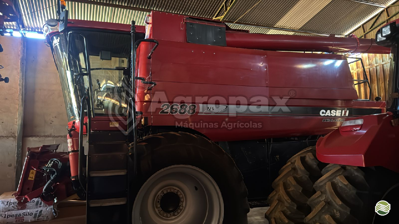 COLHEITADEIRA CASE CASE 2688 Agropax Máquinas Agrícolas TIBAGI PARANÁ PR