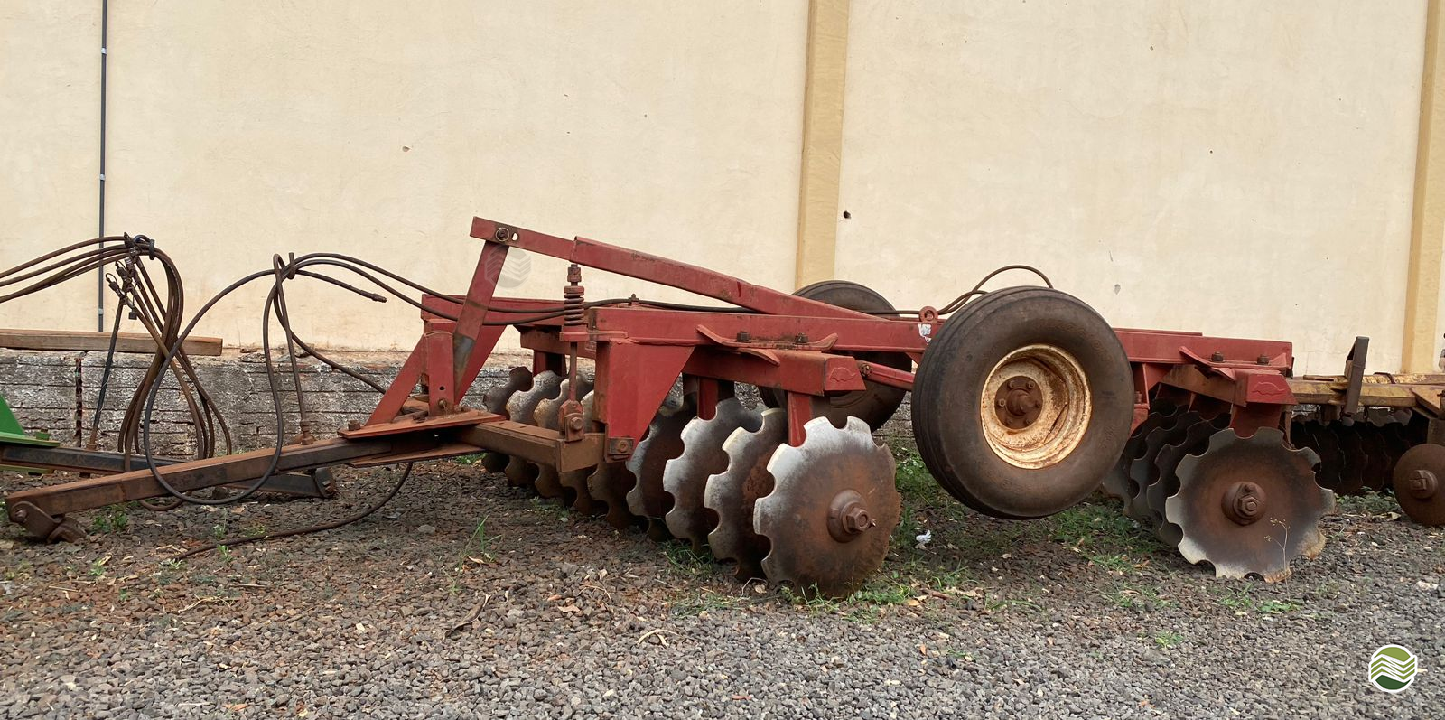 IMPLEMENTOS AGRICOLAS GRADE INTERMEDIÁRIA INTERMEDIÁRIA 18 DISCOS Camtrac Máquinas Agrícolas MARIALVA PARANÁ PR