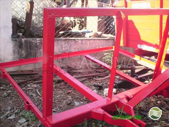 IMPLEMENTOS AGRICOLAS PLATAFORMA PARA TRATOR FIXA Agrima Implementos Agrícolas MARINGA PARANÁ PR