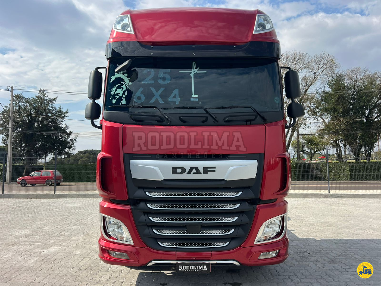CAMINHAO DAF DAF XF FTT 530 Cavalo Mecânico Cavalo 6x4 Rodolima Caminhões CURITIBA PARANÁ PR
