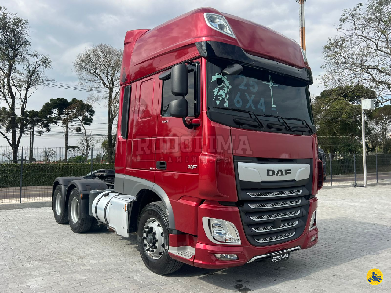 CAMINHAO DAF DAF XF FTT 530 Cavalo Mecânico Cavalo 6x4 Rodolima Caminhões CURITIBA PARANÁ PR